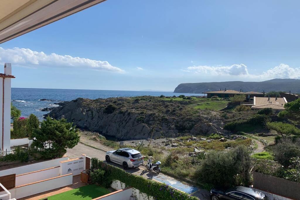 Beachfront Duplex With Terrace And Sea Views - Cadaqués Eksteriør billede