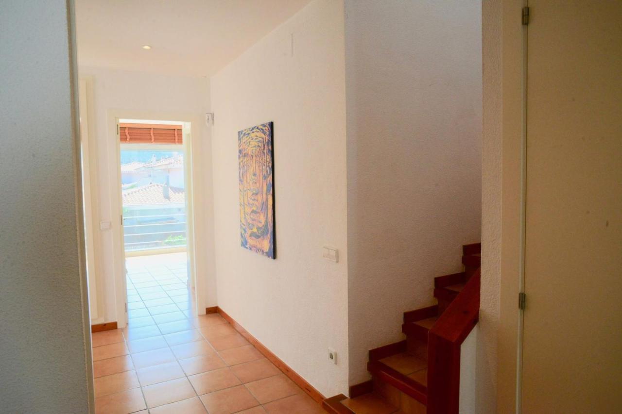 Beachfront Duplex With Terrace And Sea Views - Cadaqués Eksteriør billede