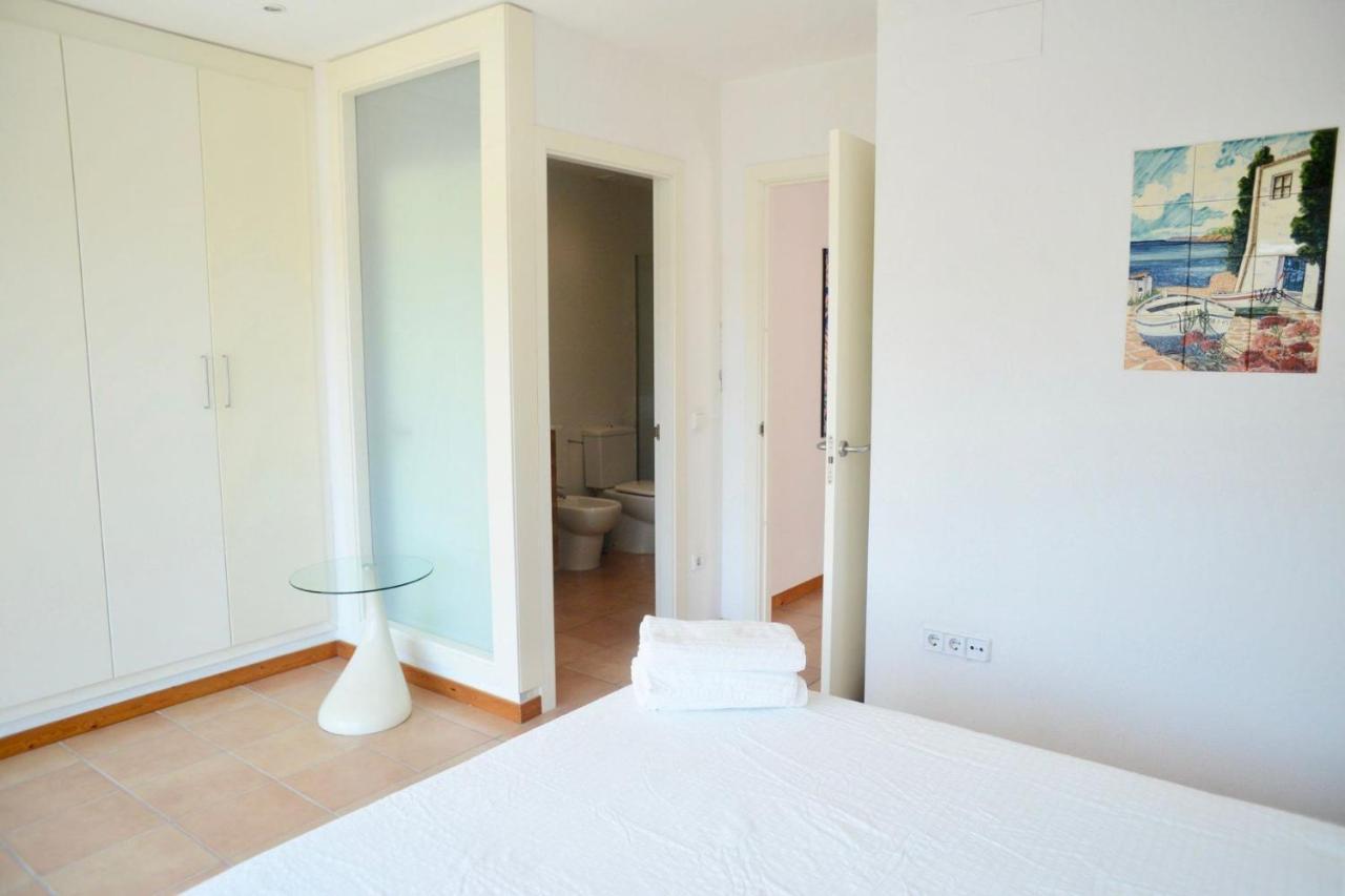 Beachfront Duplex With Terrace And Sea Views - Cadaqués Eksteriør billede