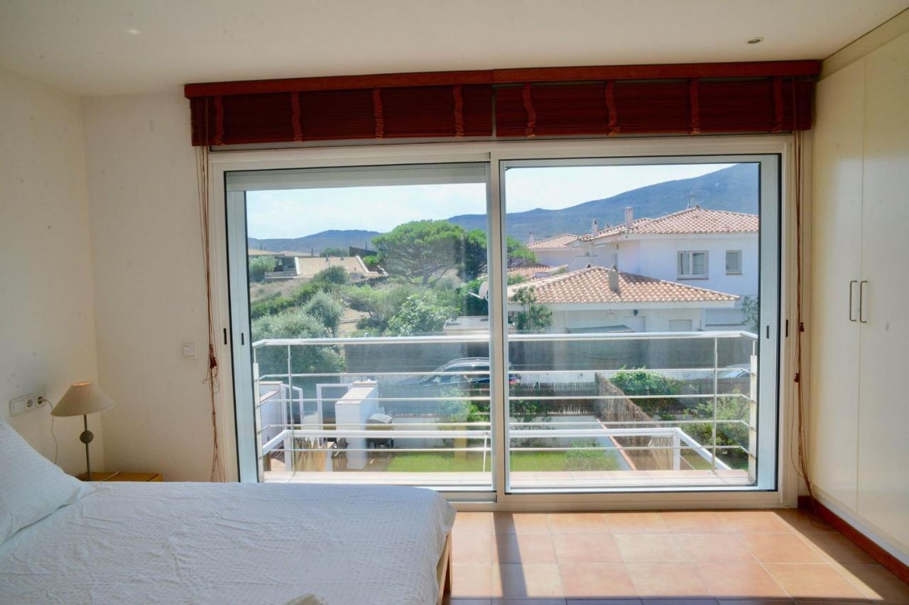 Beachfront Duplex With Terrace And Sea Views - Cadaqués Eksteriør billede
