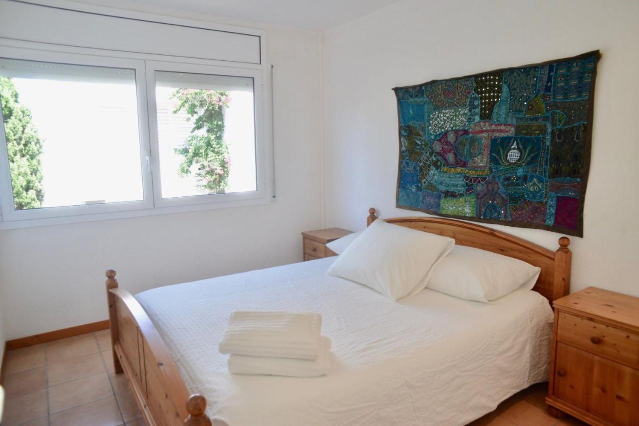 Beachfront Duplex With Terrace And Sea Views - Cadaqués Eksteriør billede