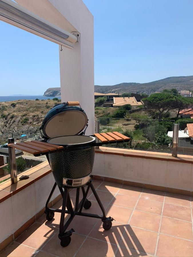 Beachfront Duplex With Terrace And Sea Views - Cadaqués Eksteriør billede